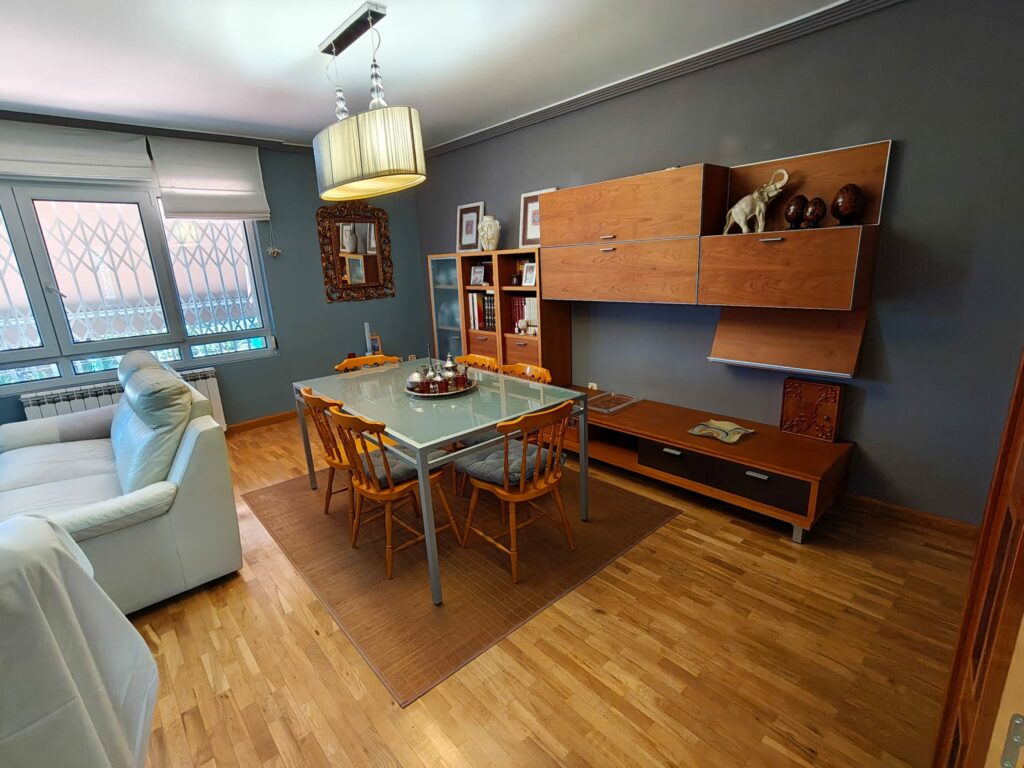 chalet adosado en Arcahueja – salón visto desde otra perspectiva