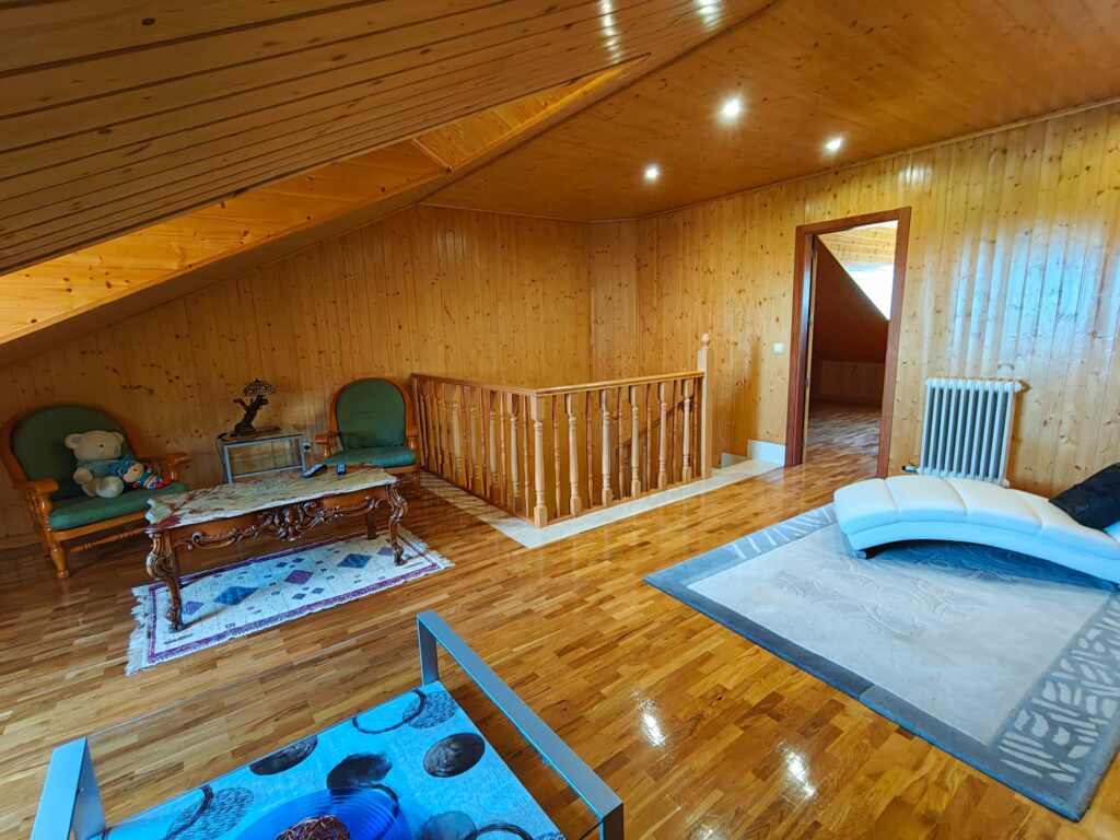 chalet adosado en Arcahueja – buhardilla vista desde otra perspectiva